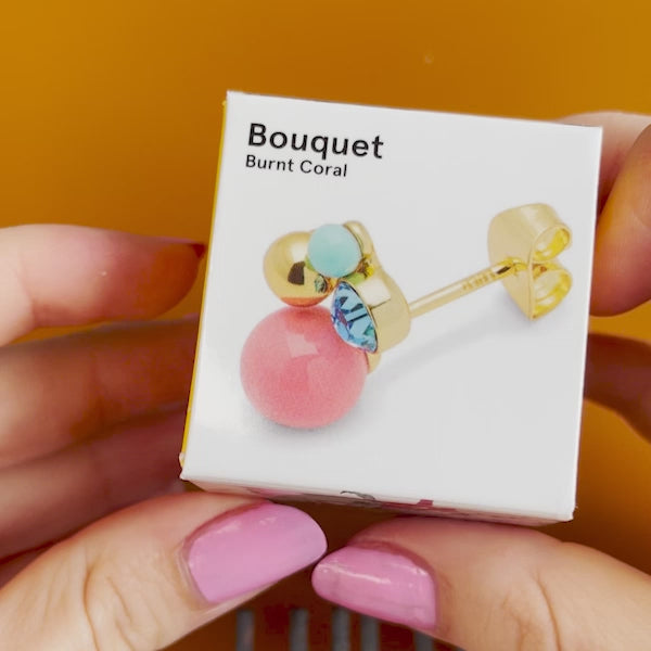 LULU Copenhagen Bouquet Burnt Coral earring 1 pcs Ear stud, 1 pcs Gold plated - Video preview