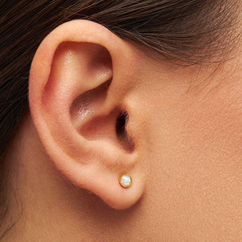 LULU Copenhagen Bling earring 1 pcs gold plated Ear stud, 1 pcs White Opal