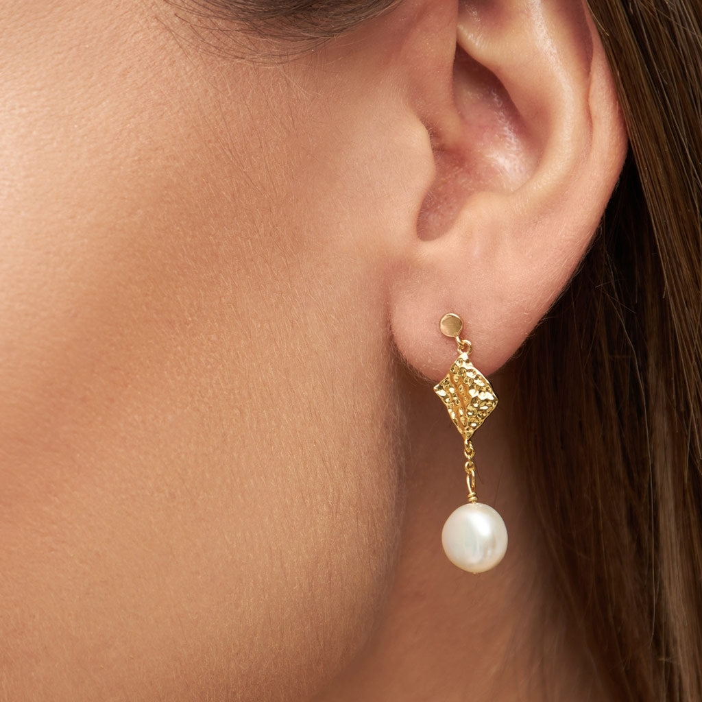 LULU Copenhagen Boheme Pearl earring 1 pcs Ear stud, 1 pcs Gold plated