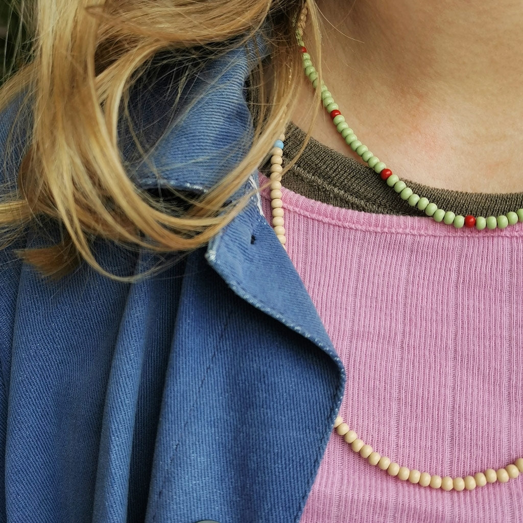 LULU Copenhagen Color Ball Necklace Short Necklaces Silk Light Green/Passion Red