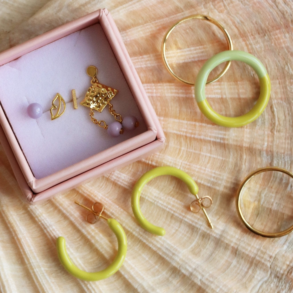 LULU Copenhagen Color Hoops Medium pair Hoops Lime