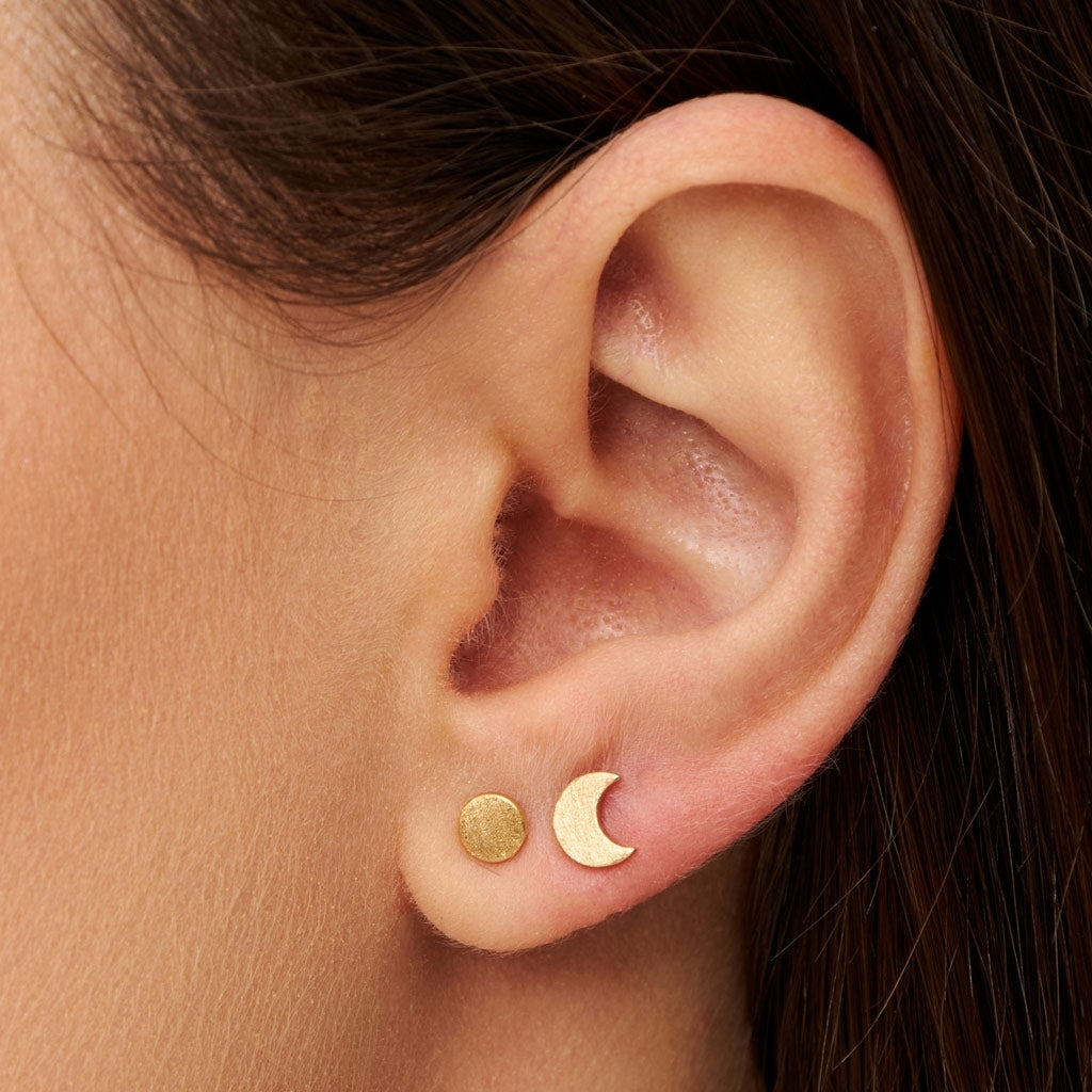 LULU Copenhagen Family To The Moon And Back earrings pair Earrings, pairs Gold plated
