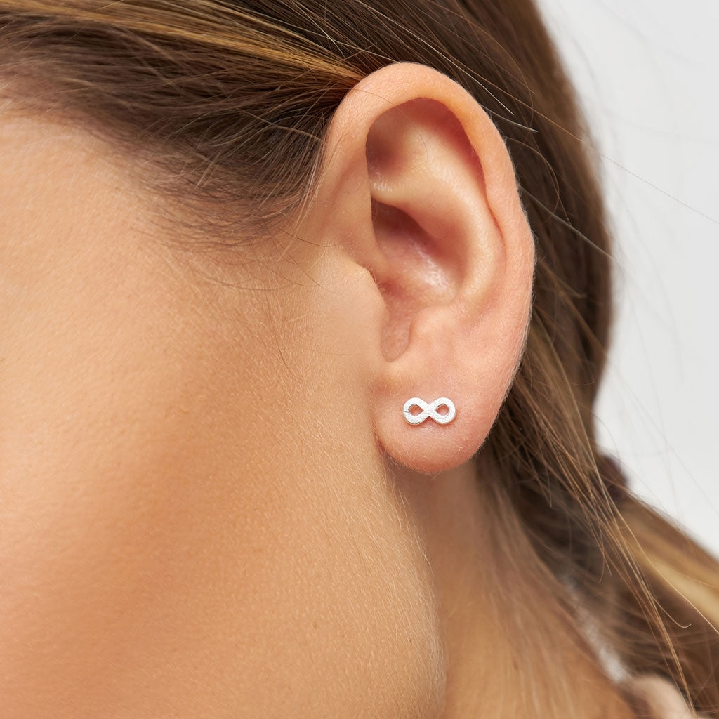 LULU Copenhagen Infinity earring 1 pcs Ear stud, 1 pcs Silver