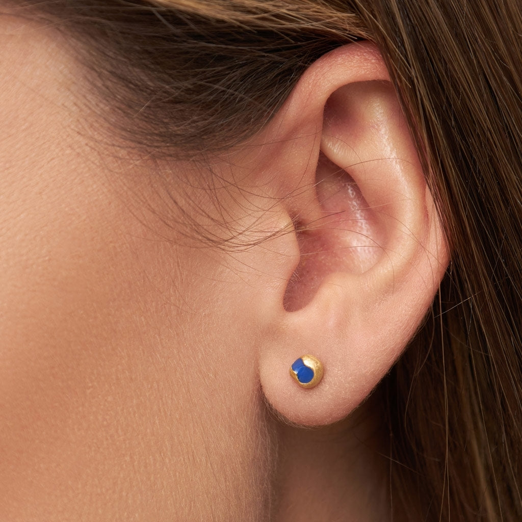 LULU Copenhagen Magic Stone earring 1 pcs gold plated Ear stud, 1 pcs Dazzling Blue