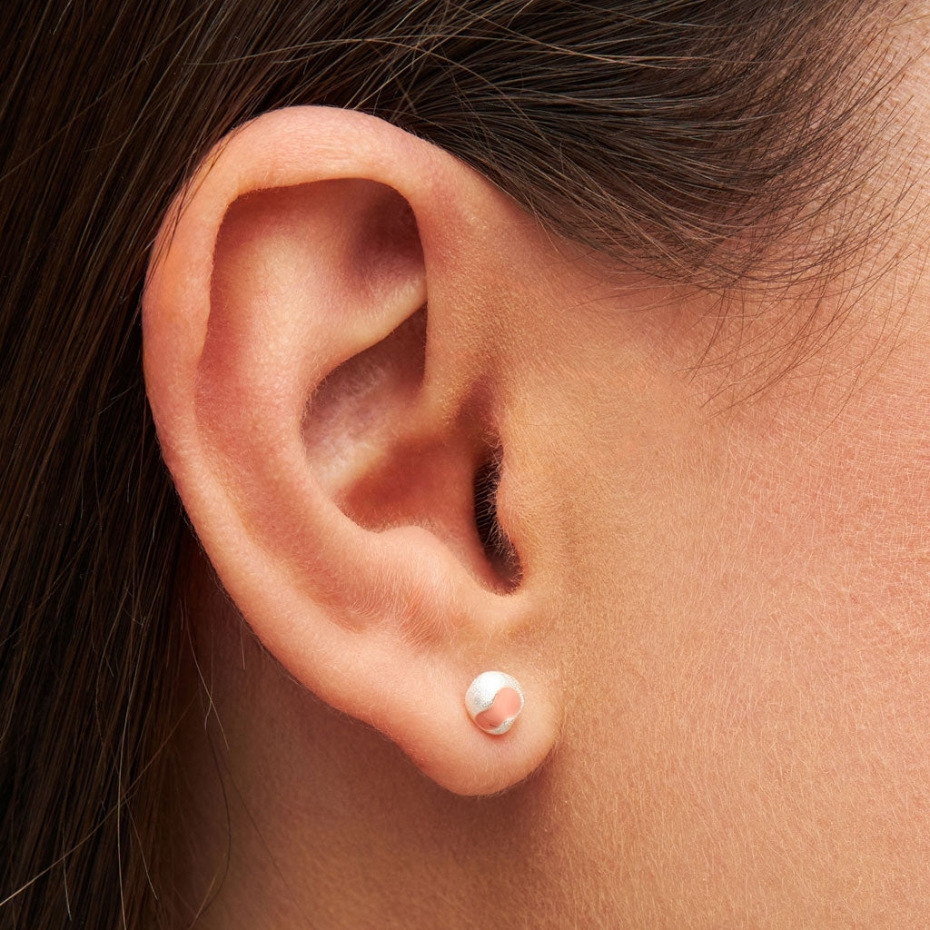 LULU Copenhagen Magic Stone earring 1 pcs silver plated Ear stud, 1 pcs Burnt Coral