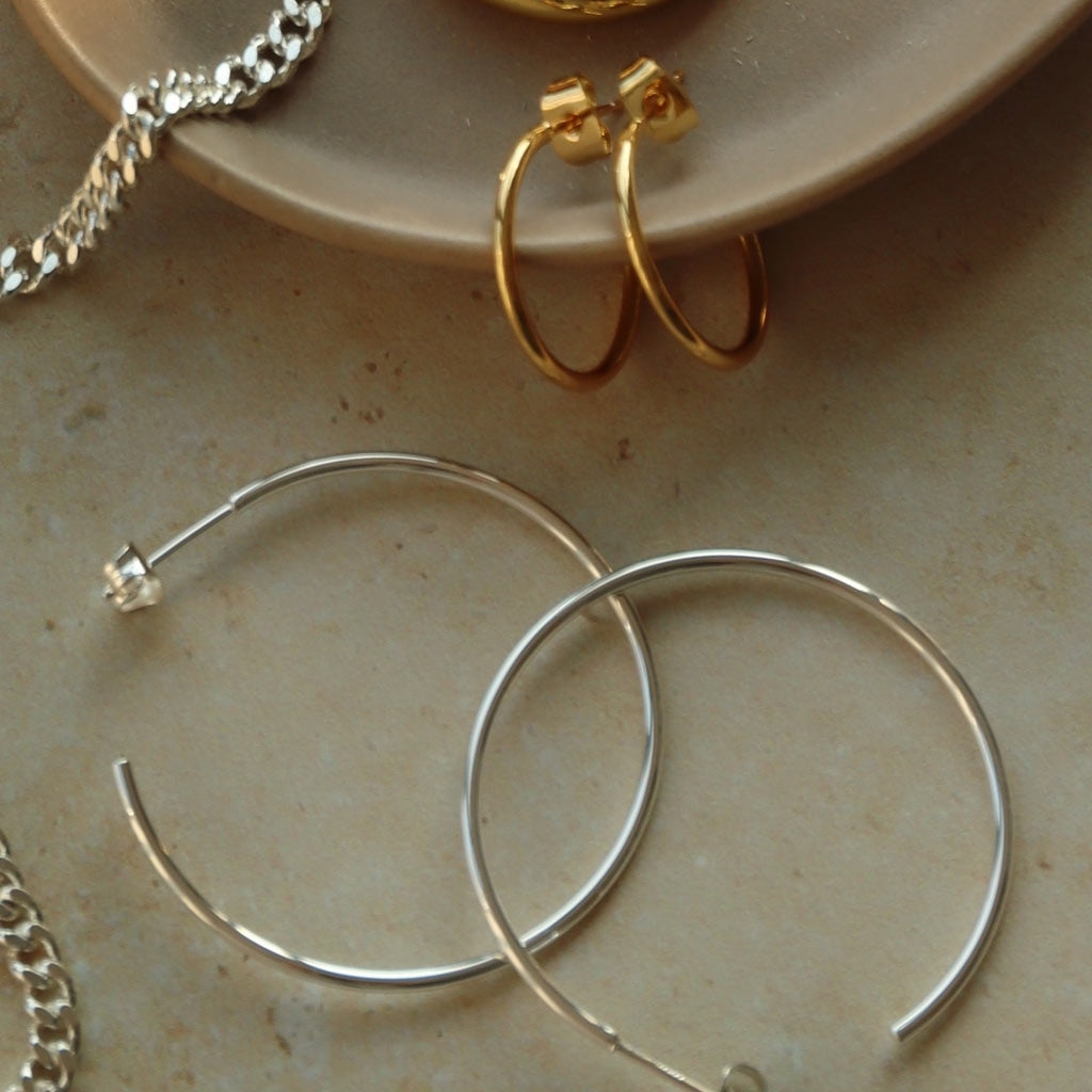 LULU Copenhagen Non Hoops Large pair shiny Hoops Silver Plated