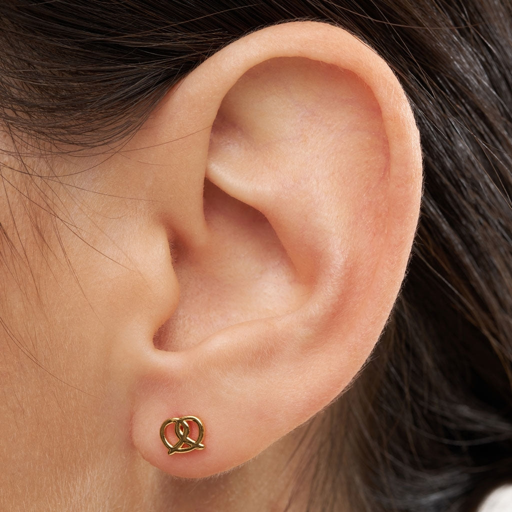 LULU Copenhagen Pretzel earring 1 pcs Ear stud, 1 pcs Gold plated