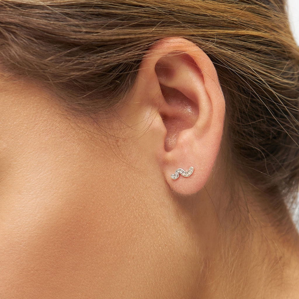 LULU Copenhagen Snaky earring 1 pcs silver plated Ear stud, 1 pcs White