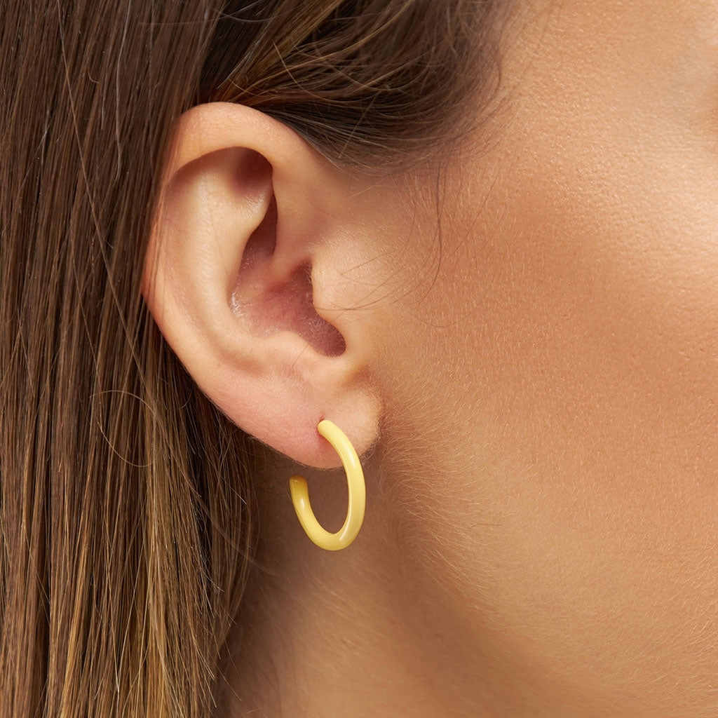 LULU Copenhagen Color Hoops Medium pair Hoops Yellow